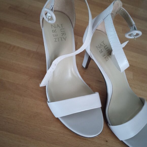 Naturalizer Kinsley Leather Nude Ankle Strap Sandal - Like new - Picture 4 of 8